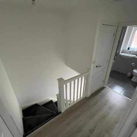 Modern Room With Huge Bed - Walk To City Centre! Манчестър Екстериор снимка