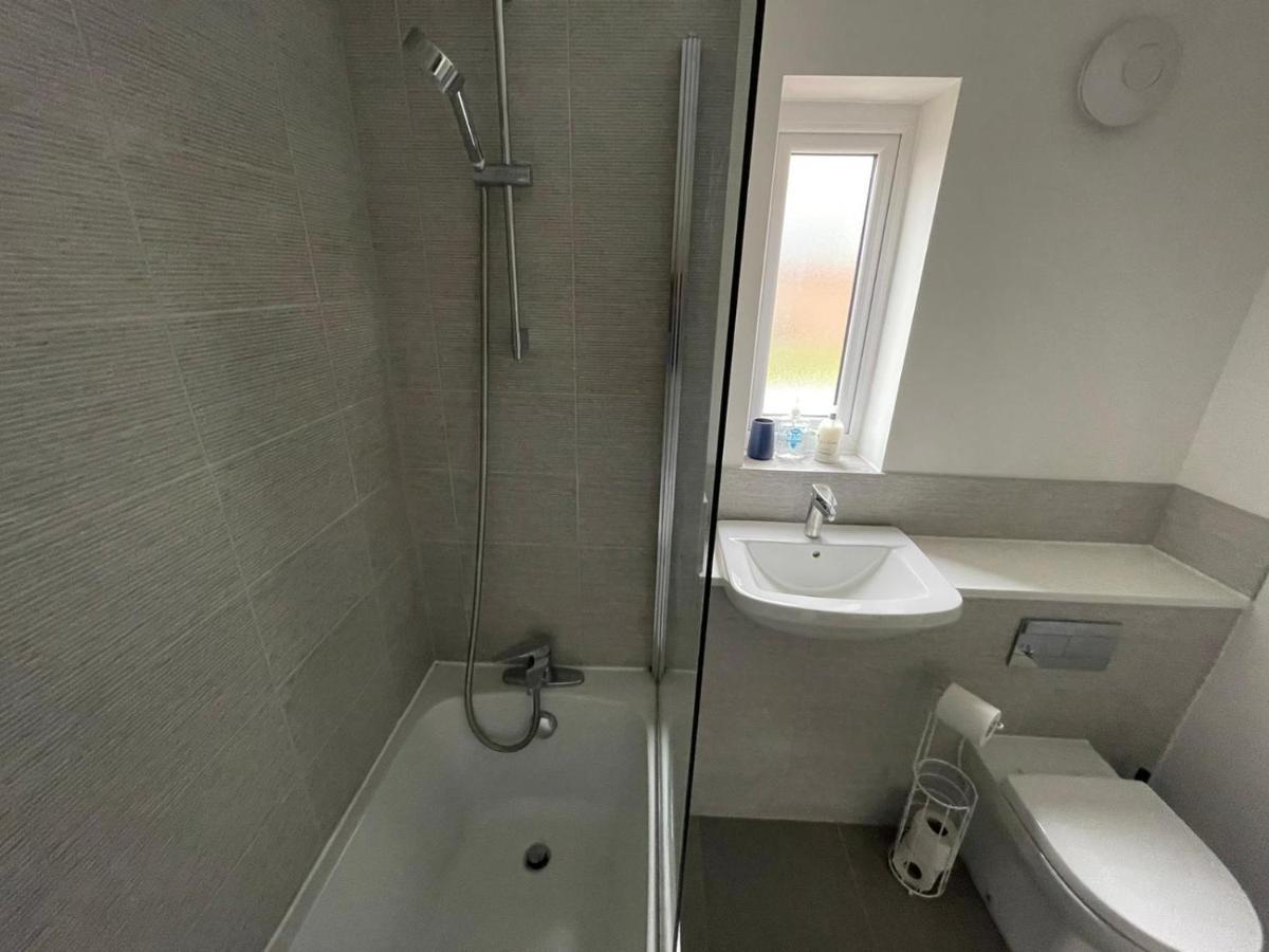 Modern Room With Huge Bed - Walk To City Centre! Манчестър Екстериор снимка