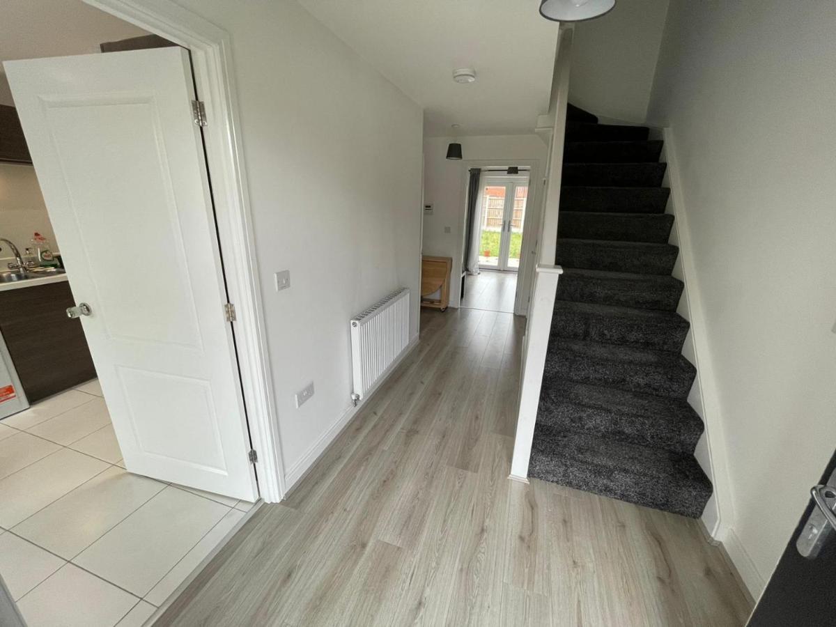 Modern Room With Huge Bed - Walk To City Centre! Манчестър Екстериор снимка