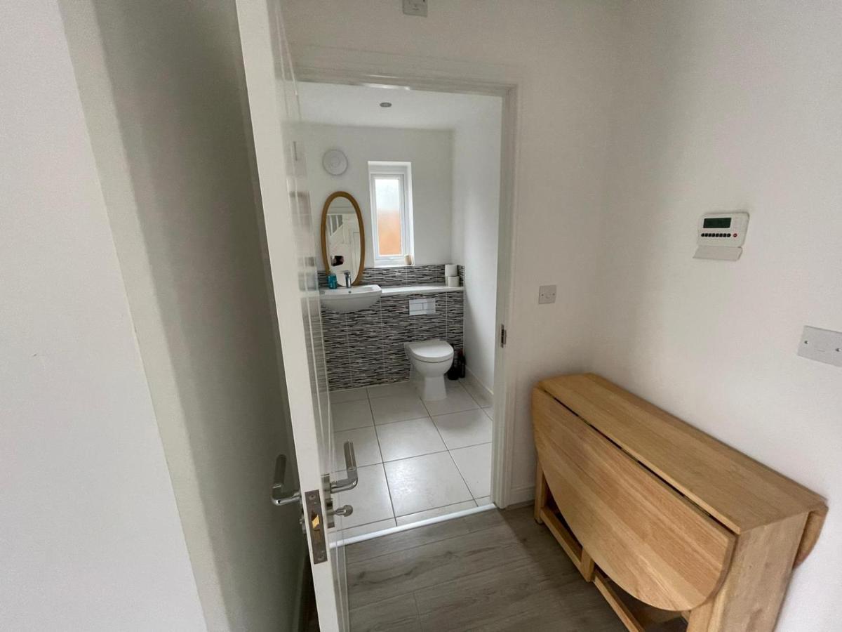 Modern Room With Huge Bed - Walk To City Centre! Манчестър Екстериор снимка